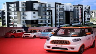 نشرة منتصف الليل| شروط حجز شقق الإسكان.. والقاهرة تدرس تشغيل السيارة بديل "التوك توك" 