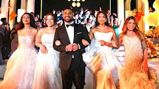 "بقيت الحاج متولي".. تعليقات الجمهور على ظهور أحمد سعد بـ "بدلة" زفاف وسط 4 عرائس