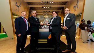 الجناح المصري يفوز بجائزة أفضل تصميم في بورصة لندن الدولية للسياحة 