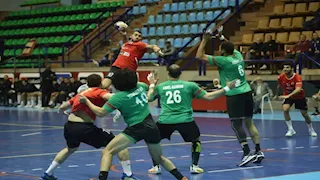 الأهلي يتأهل إلى نهائي كأس السوبر المصري لكرة اليد رجال بعد الفوز على سبورتنج