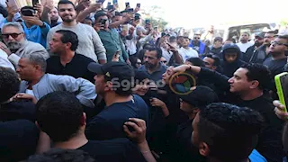 بالصور| بحضور أشرف زكي.. انتهاء مراسم دفن والد محمد رمضان  