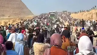 السياحة: زيادة الإقبال على أهرامات الجيزة بعد نفاد تذاكر المتحف الكبير