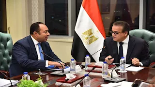 وزير الصحة يناقش الموقف التنفيذي لإنشاء مستشفى النيل للأطفال