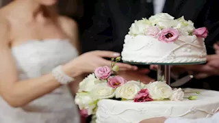 أغلى تورتات حفلات زفاف المشاهير في العالم.. أسعارها تفوق الخيال 