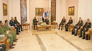 على هامش "إيديكس".. وزير الدفاع والفريق أحمد خليفة يلتقيان عددًا من قادة الوفود العسكرية