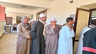 توافد الناخبين على لجان النواب بالأقصر منذ الساعات الأولى للتصويت