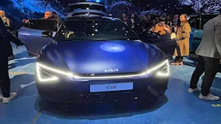 كيا EV6 كروس أوفر الكهربائية تنضم رسميًا إلى السوق المصري.. تعرف على سعرها