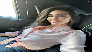 على سلم الطائرة.. ياسمين صبري تخطف الأنظار بإطلالة كاجوال