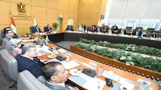 وزير الإسكان يستقبل محافظ قنا لبحث ملفات العمل المشترك