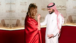  فيصل بالطيور يرحب بـ يسرا وسلمان خان وإدريس ألبا في حفل ختام مهرجان البحر الأحمر السينمائي