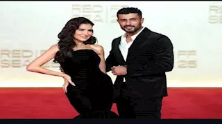 8 صور.. مي عمر ودرة ومحمد سامي على السجادة الحمراء بختام مهرجان البحر الأحمر