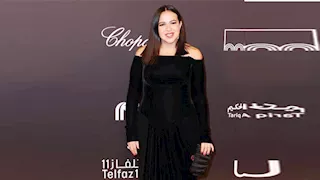 بعد انتقاد إطلالتها.. إيمي سمير غانم بفستان أسود في ختام البحر الأحمر (صور)