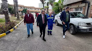 لمواجهة الأمطار.. رئيس "صرف صحي الإسكندرية" يتفقد محطة سموحة (صور)