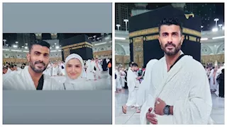 محمد سامي بملابس الإحرام ومي عمر بالحجاب أمام الكعبة يؤديان مناسك العمرة