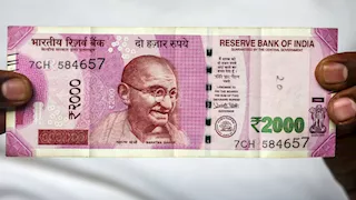 بعد انهيارها.. المركزي الهندي يتدخل لإنقاذ الروبية: 100 مليون دولار كل دقيقة