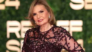 "صديقتنا وحبيبتنا".. يسرا تنعى شقيقة عادل إمام