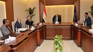 رئيس "هيئة الدواء" يبحث مع ممثلي شركة إنراد تعزيز التعاون المشترك