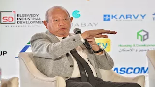 ساويرس: استقرار سعر الصرف بمصر حاليا عامل أساسي في طمأنة المستثمرين