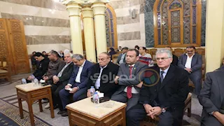 شخصيات عامة وسياسيون في عزاء والدة الكاتب عماد الدين حسين (صور وفيديو)