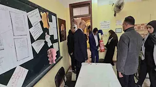 قبل ساعات من الاقتراع.. محافظ القليوبية يراجع جاهزية لجان "النواب" (صور)