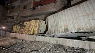 ننشر الصور الأولى لحادث تساقط حاويات من قطار بضائع في طوخ بالقليوبية