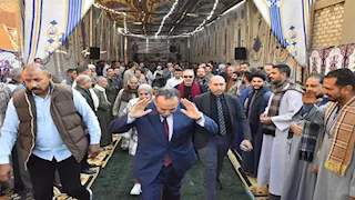 محافظ أسيوط يبحث مع أهالي كوم بوها بحري تنمية الثروة الداجنة 