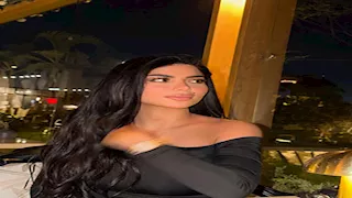  "سر اللون البرتقالي".. كارولين عزمي بإطلالات تخطف القلوب