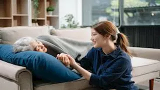 امرأة تبحث عن "ابنة جديدة" مقابل راتب وممتلكات.. ما القصة؟