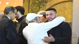 علاء مرسي ودنيا عبدالعزيز ومحمد أبو داوود في عزاء شقيقة عادل إمام (صور)