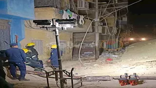 بدء عمليات رفع أنقاض المنزل المنهار بالمنيا للبحث عن ضحايا (فيديو وصور)