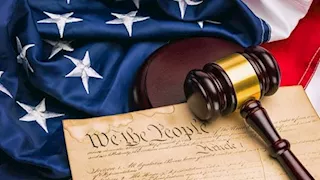 أمريكا تقاضي جزر فيرجن وتتهم مسؤولين بانتهاك التعديل الثاني للدستور