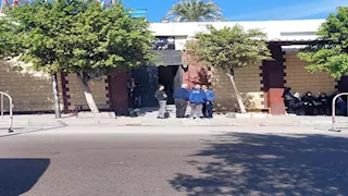 لدفنها بالقاهرة.. أسرة الفنانة نيفين تتسلم جثمانها من المشرحة بالإسكندرية - فيديو 