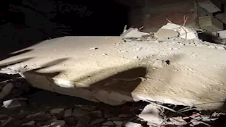 كان بينقذ جيرانه.. انتشال جثمان ضحية المنزل المنهار بالمنيا