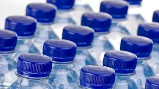 صحة القليوبية تضبط 700 لتر مياه فاسدة وتوصي بغلق محل بالخصوص