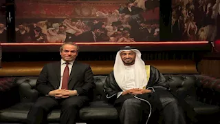 المسلماني ورئيس الهيئة الوطنية للإعلام الإماراتي يشهدان مسرحية أم كلثوم