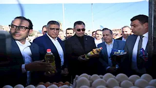 صور.. افتتاح سوق اليوم الواحد بمنطقة حدائق الأهرام