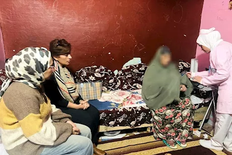 لأصحاب الأمراض المزمنة وكبار السن وذوي الهمم.. حملة للمتابعة الطبية المنزلية مجانا