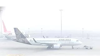 بسبب الطقس السيئ.. إلغاء الرحلات الجوية في مطار سريناجار بإقليم كشمير 