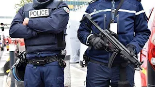 الشرطة الفرنسية تسيطر على مسلح بسكين في جرونوبل