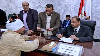 محافظ سوهاج يلتقي المواطنين في اللقاء الأسبوعي لبحث الشكاوى والطلبات