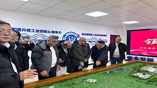 وزير الكهرباء يزور مناجم ومصانع استخلاص العناصر الاستراتيجية في الصين – صور