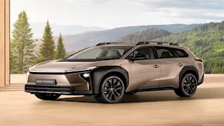 تويوتا تطلق سيارتها bZ4X الكهربائية الجديدة في الأسواق.. صور