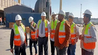 رئيس "المحطات المائية" للكهرباء يتابع سير العمل بمحطة كهرباء إسنا