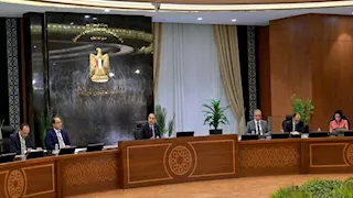 "الوزراء" يوافق على تخصيص 5837 فدانًا بقنا لإنشاء محطة طاقة شمسية