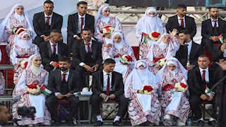 أفراح على أنقاض الحرب.. غزيون يحتفلون بزفاف عشرات الأزواج- صور وفيديو
