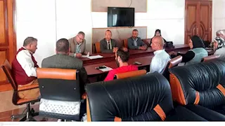 رئيس مدينة أبوزنيمة بجنوب سيناء يناقش خطة السكان ومشاكل الزواج المبكر