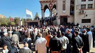 بالصور.. مئات المشيعين يودعون الحاجة سبيلة في الدقهلية