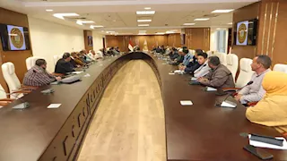 وزير العمل يجتمع بمتابعي الأحكام لمتابعة تنفيذ محاضر المخالفات 