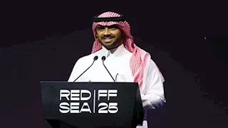 فيصل بالطيور يقدم فيلم افتتاح الدورة الخامسة من مهرجان البحر الأحمر السينمائي 