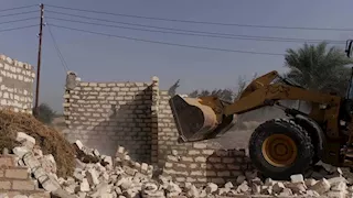 إحالة عدد من قيادات المحليات بالإسماعيلية للنيابات المختصة للتحقيق